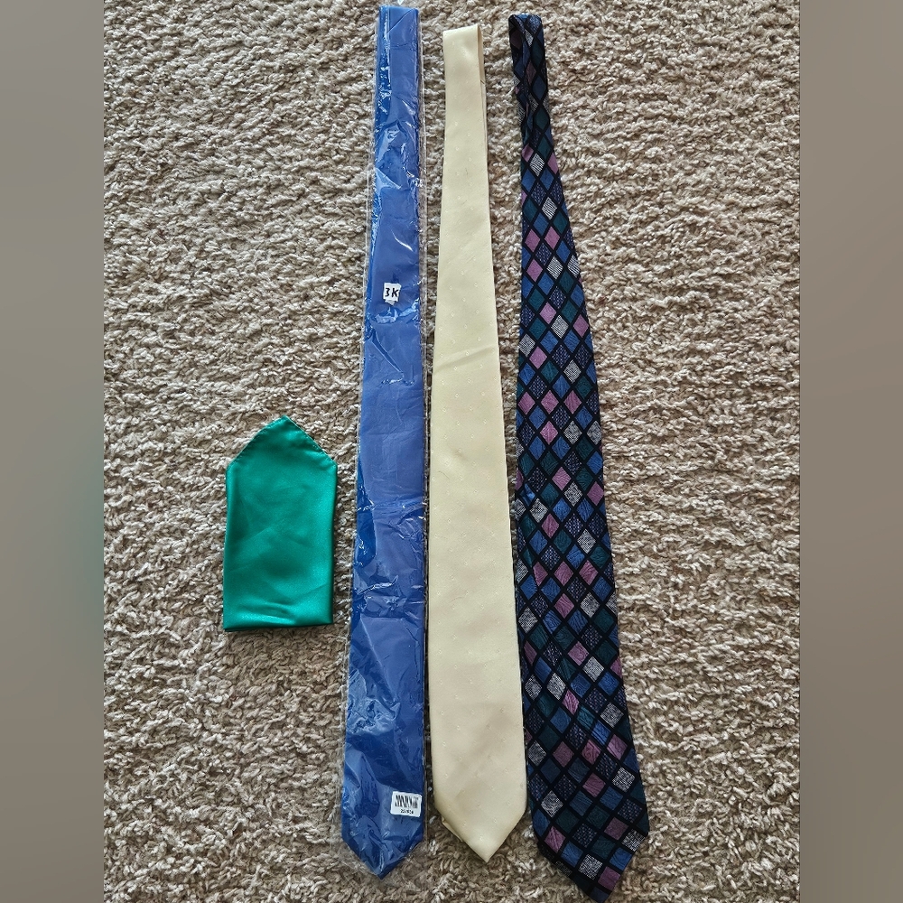 Wembley Cream Tie with Blue and Multicolor Options